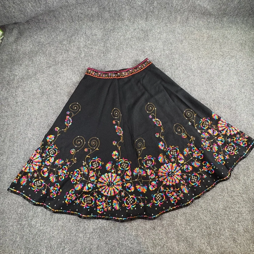 VTG Y2K‎ Willi Smith Skirt 4 Black Embroidered Floral Boho Festival Whimsigoth